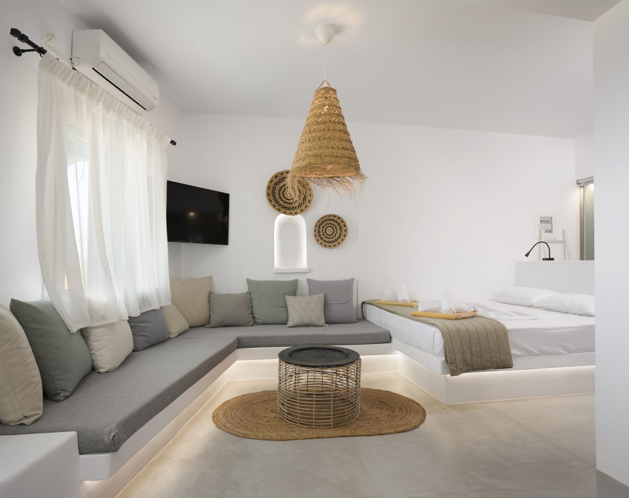 Mer sofa to bedroom view